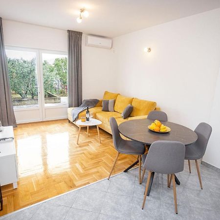 Apartments Veronika โตรกีร์ ภายนอก รูปภาพ