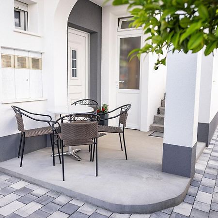 Apartments Veronika โตรกีร์ ภายนอก รูปภาพ