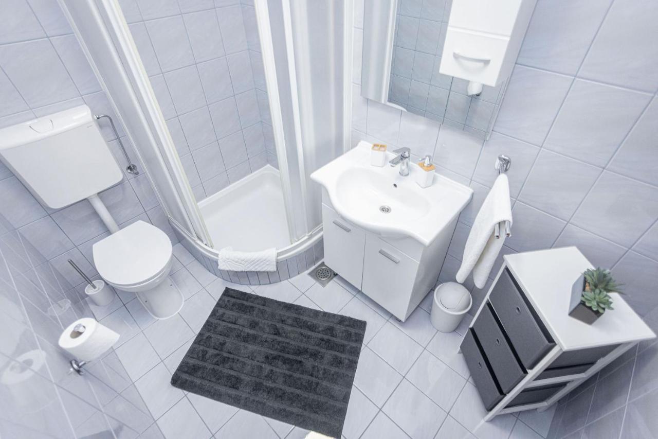 Apartments Veronika โตรกีร์ ภายนอก รูปภาพ