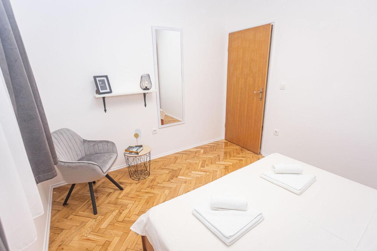 Apartments Veronika โตรกีร์ ภายนอก รูปภาพ