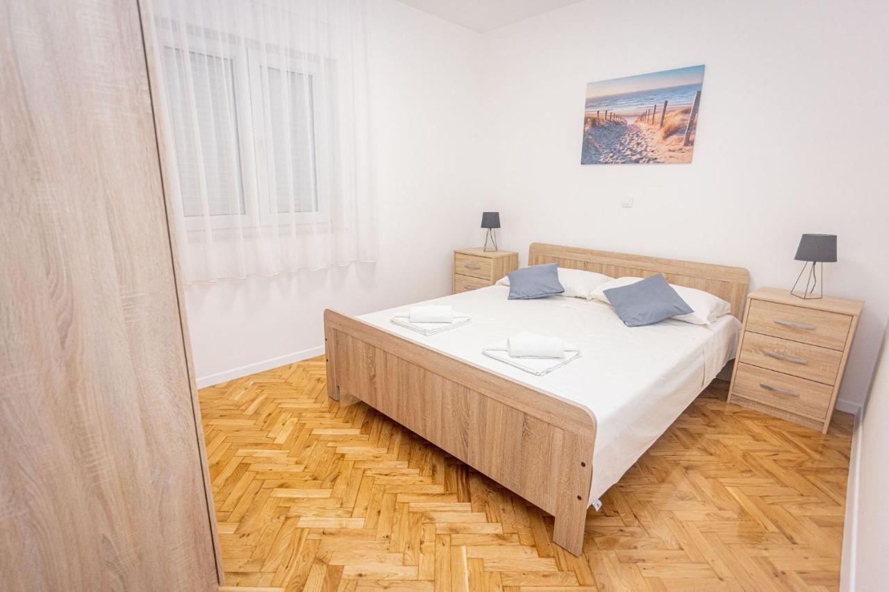 Apartments Veronika โตรกีร์ ภายนอก รูปภาพ