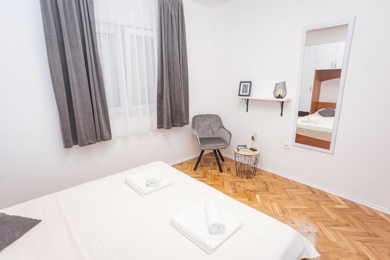 Apartments Veronika โตรกีร์ ภายนอก รูปภาพ
