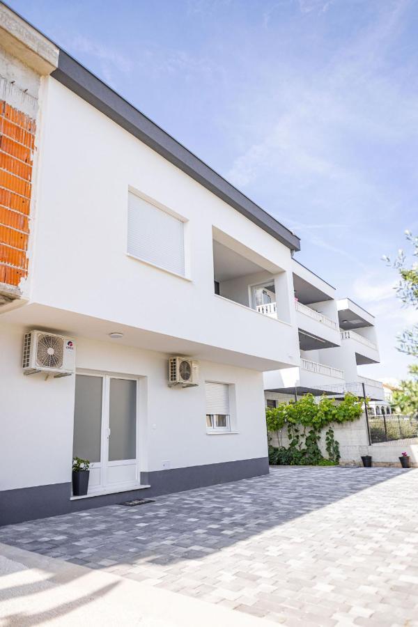 Apartments Veronika โตรกีร์ ภายนอก รูปภาพ