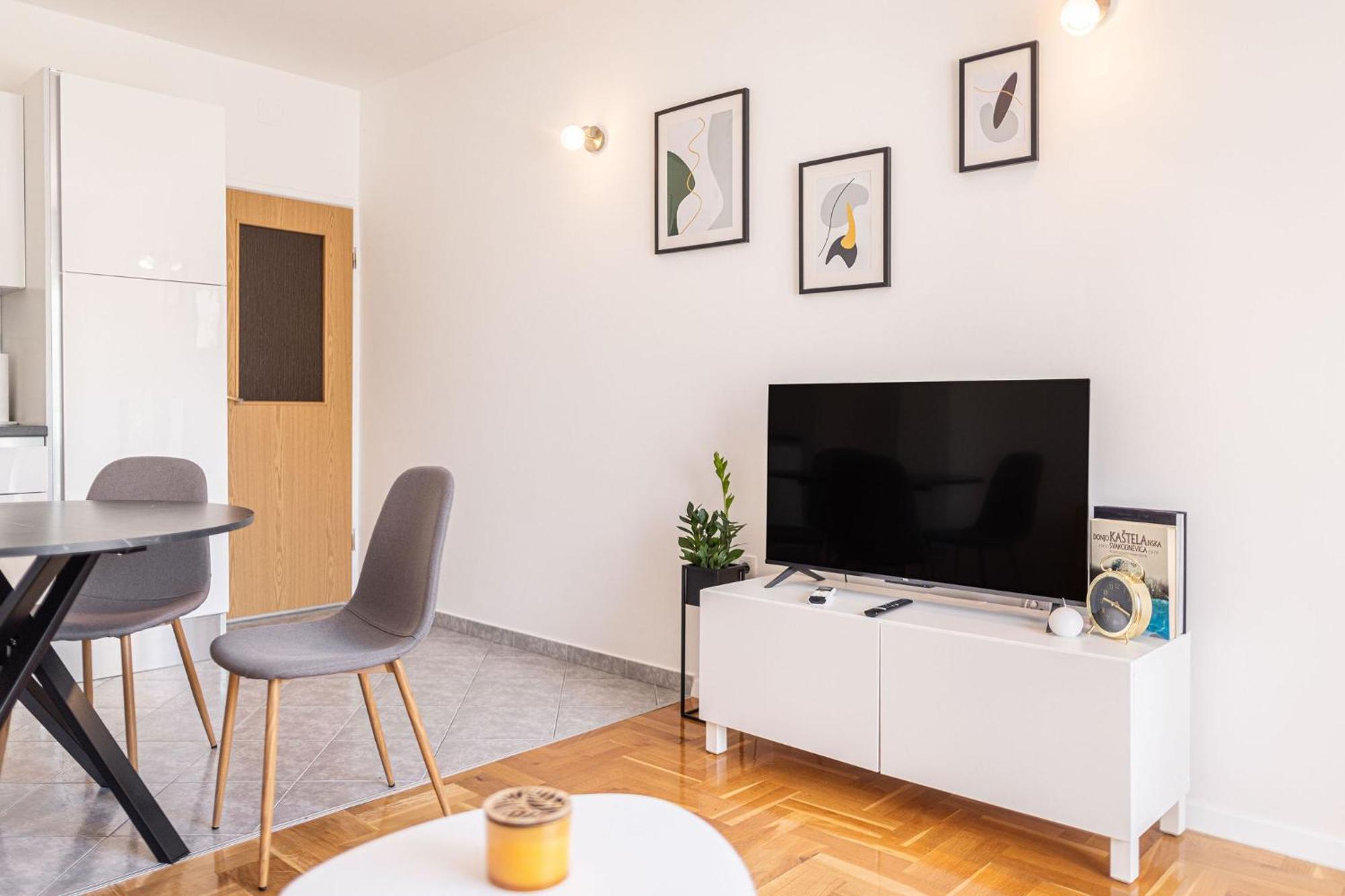 Apartments Veronika โตรกีร์ ภายนอก รูปภาพ