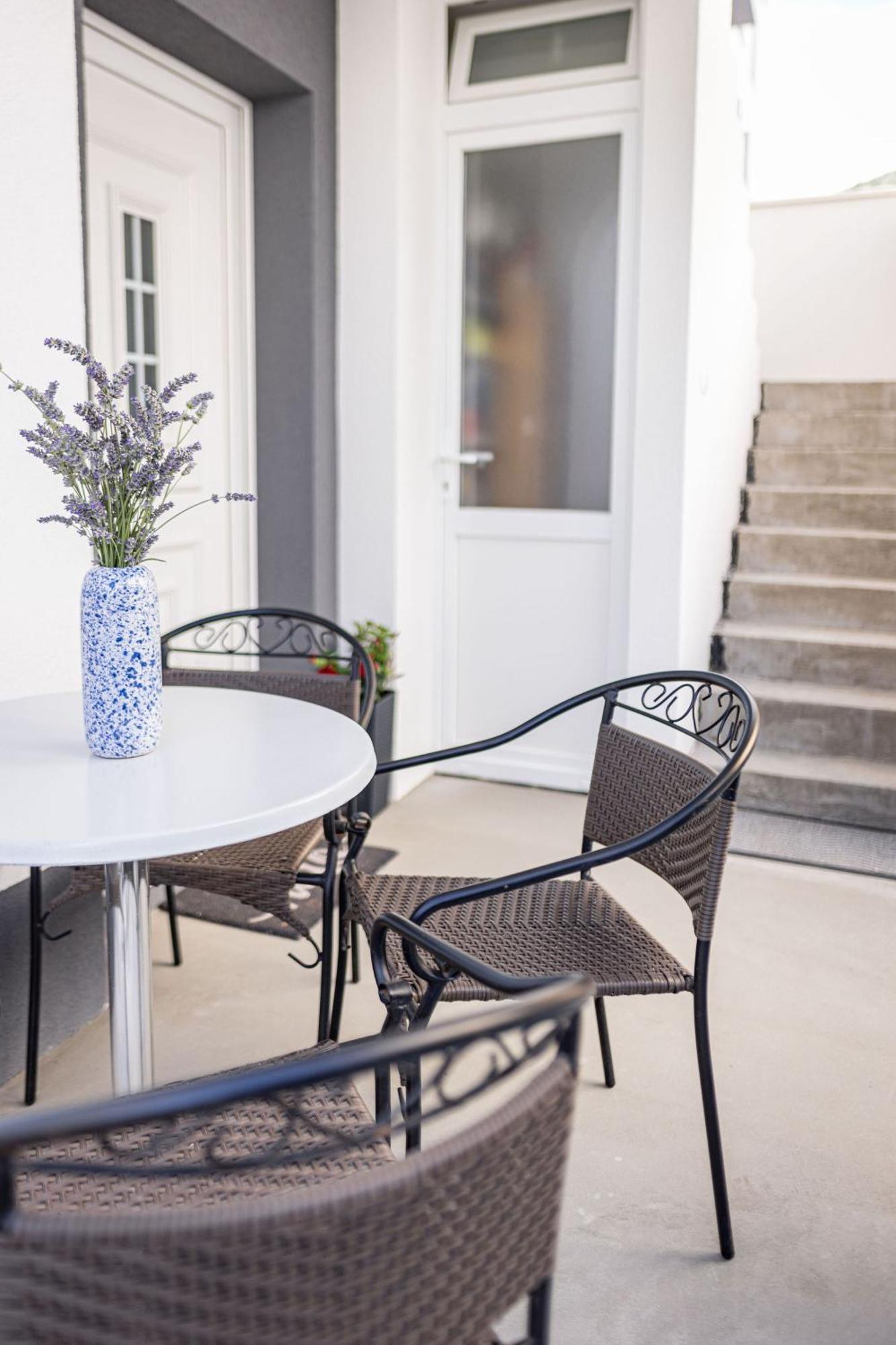Apartments Veronika โตรกีร์ ภายนอก รูปภาพ