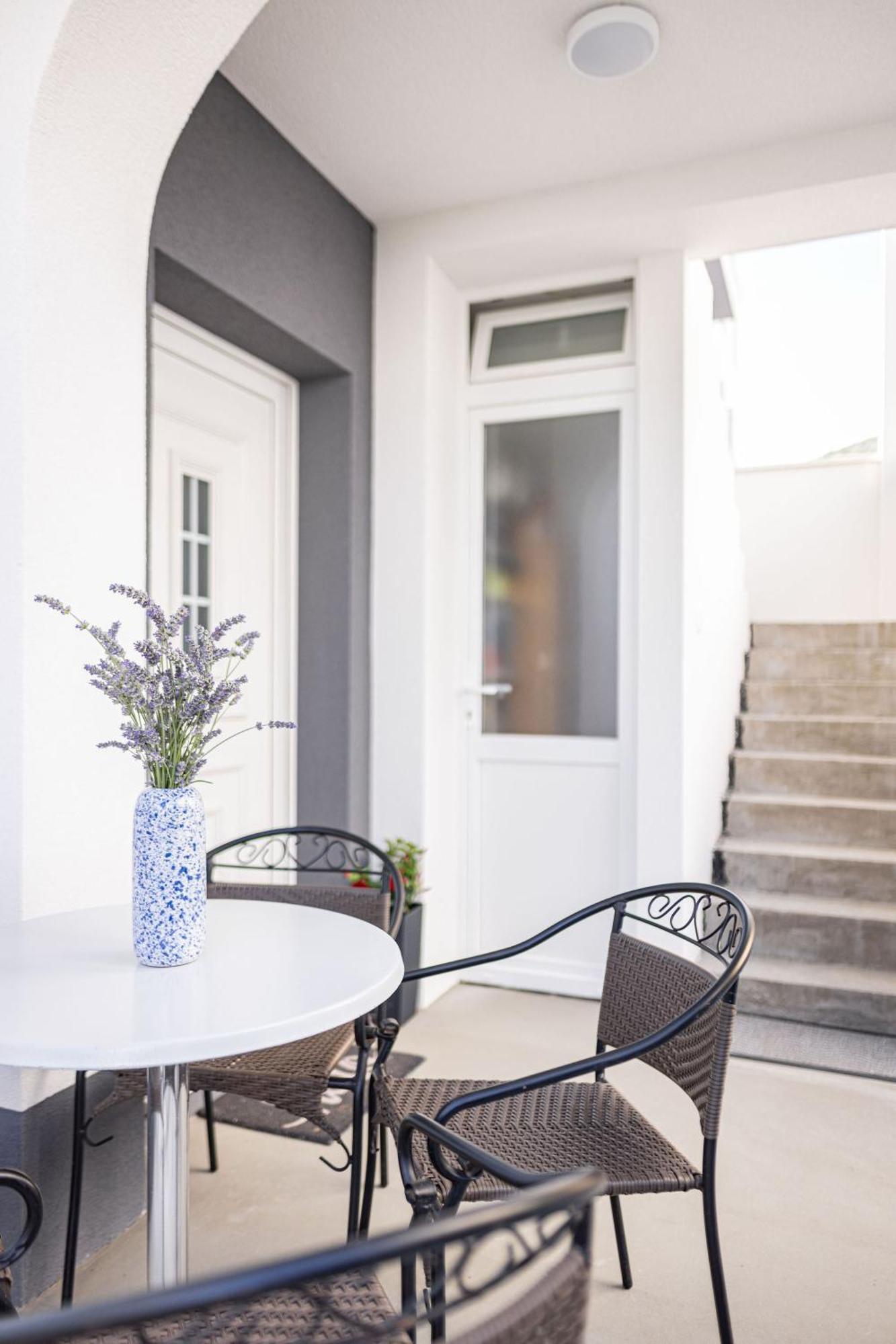 Apartments Veronika โตรกีร์ ภายนอก รูปภาพ